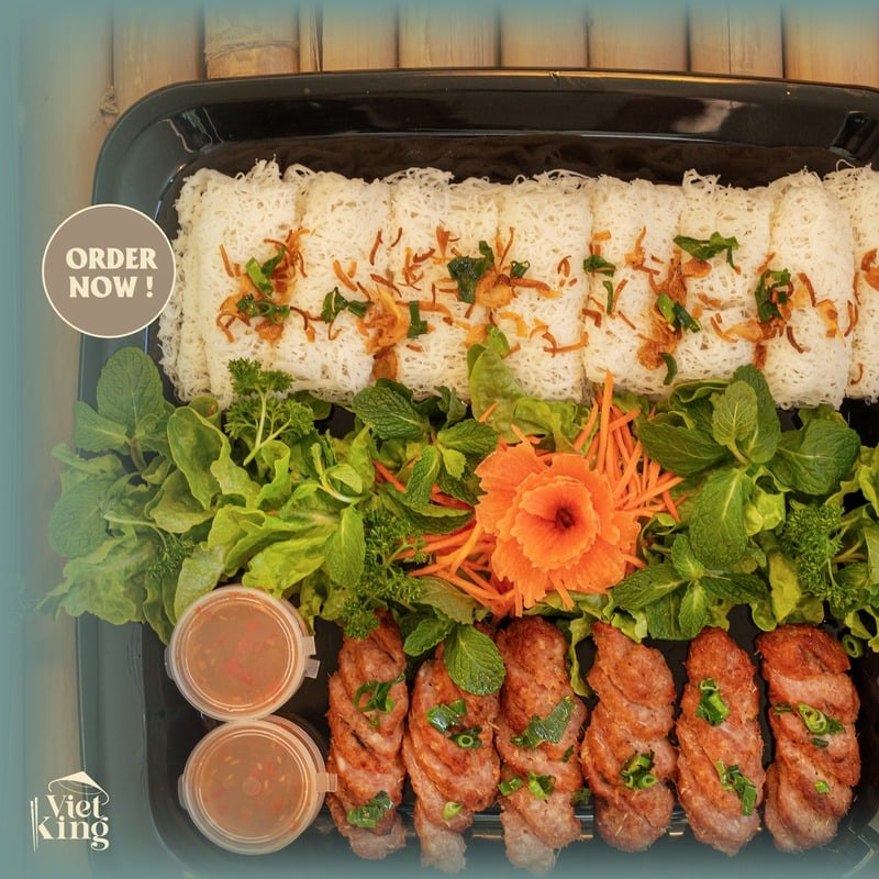 GRILLED PORK SAUSAGE WITH FINE RICE VERMICELLI